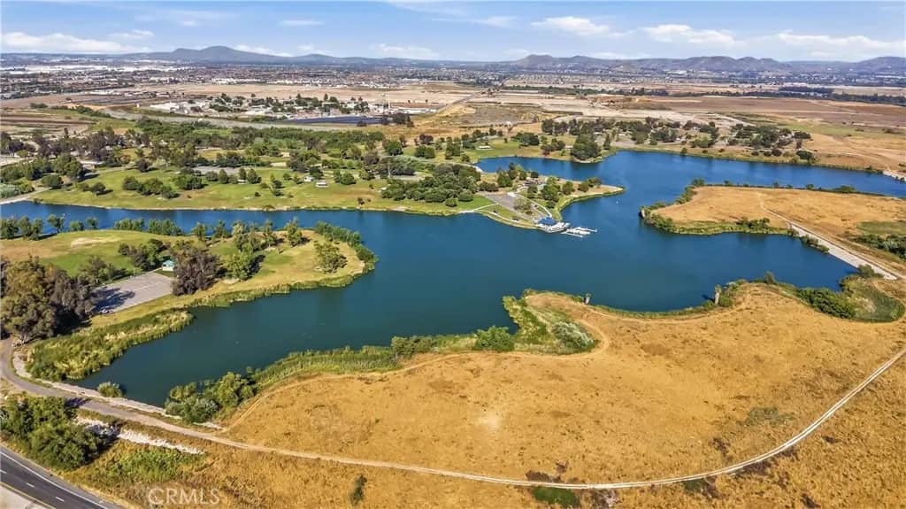 2201 Bloomfield, Corona, CA — listing photo 1