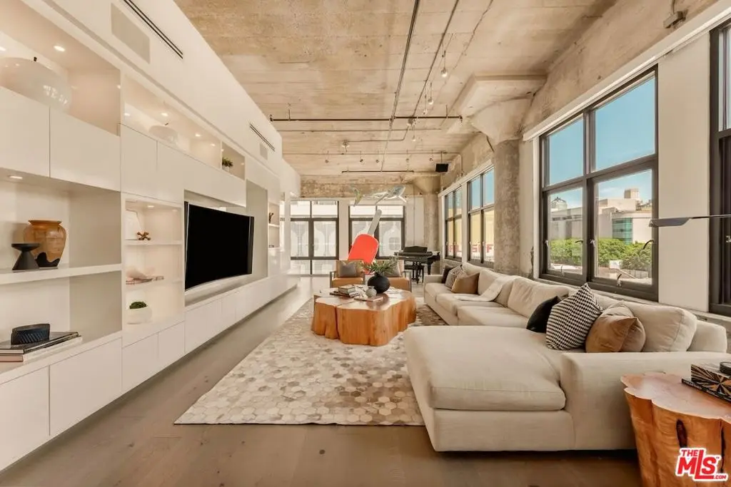 330 W 11th Street 401 & 402, Los Angeles, CA — listing photo 1