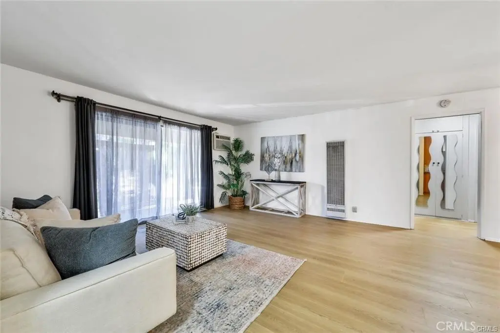 11138 Aqua Vista Street 9, Studio City, CA — listing photo 1