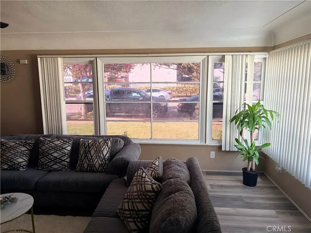 559 W 25th, San Bernardino, CA — listing photo 1