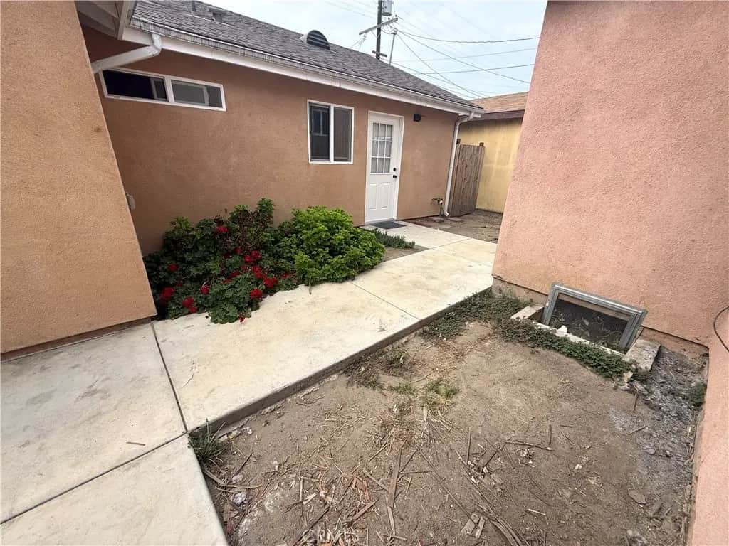 1334 W 65th Street, Los Angeles, CA — listing photo 1