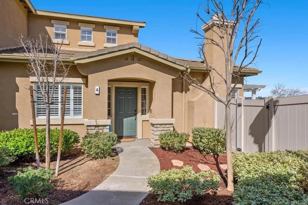 33640 W Winston Way A, Temecula, CA — listing photo 1