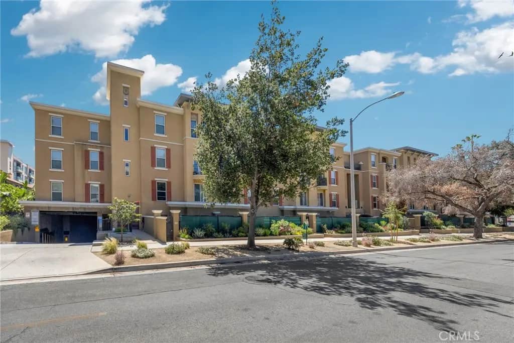 128 N Oak Knoll 111, Pasadena, CA — listing photo 1