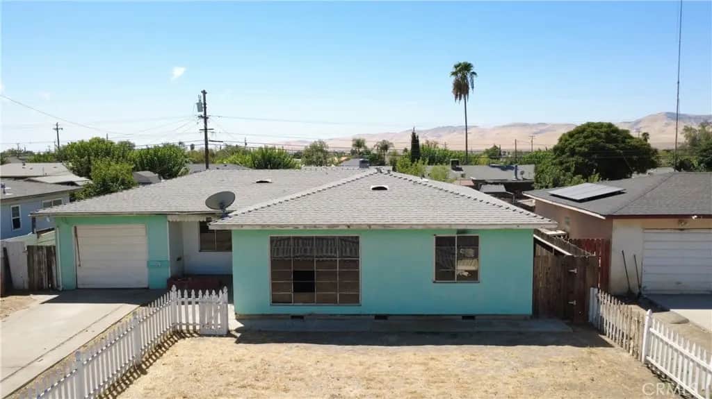 740 E Monterey, Avenal, CA — listing photo 1