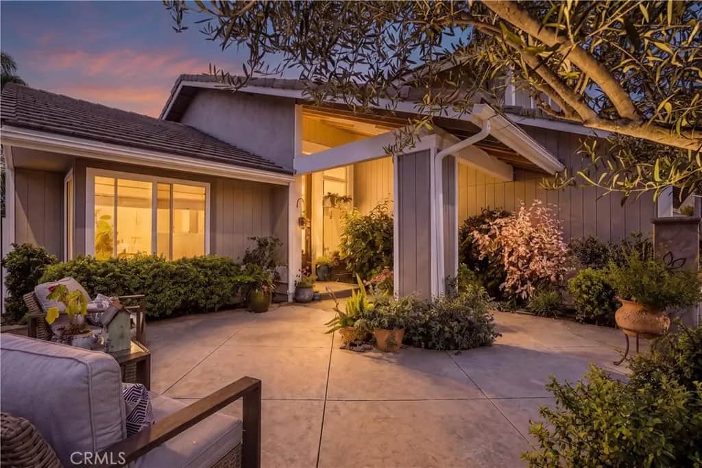 5771 Grimsby Drive, Huntington Beach, CA — listing photo 1