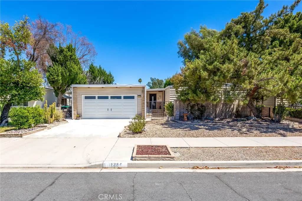 1280 Brentwood, Hemet, CA — listing photo 1
