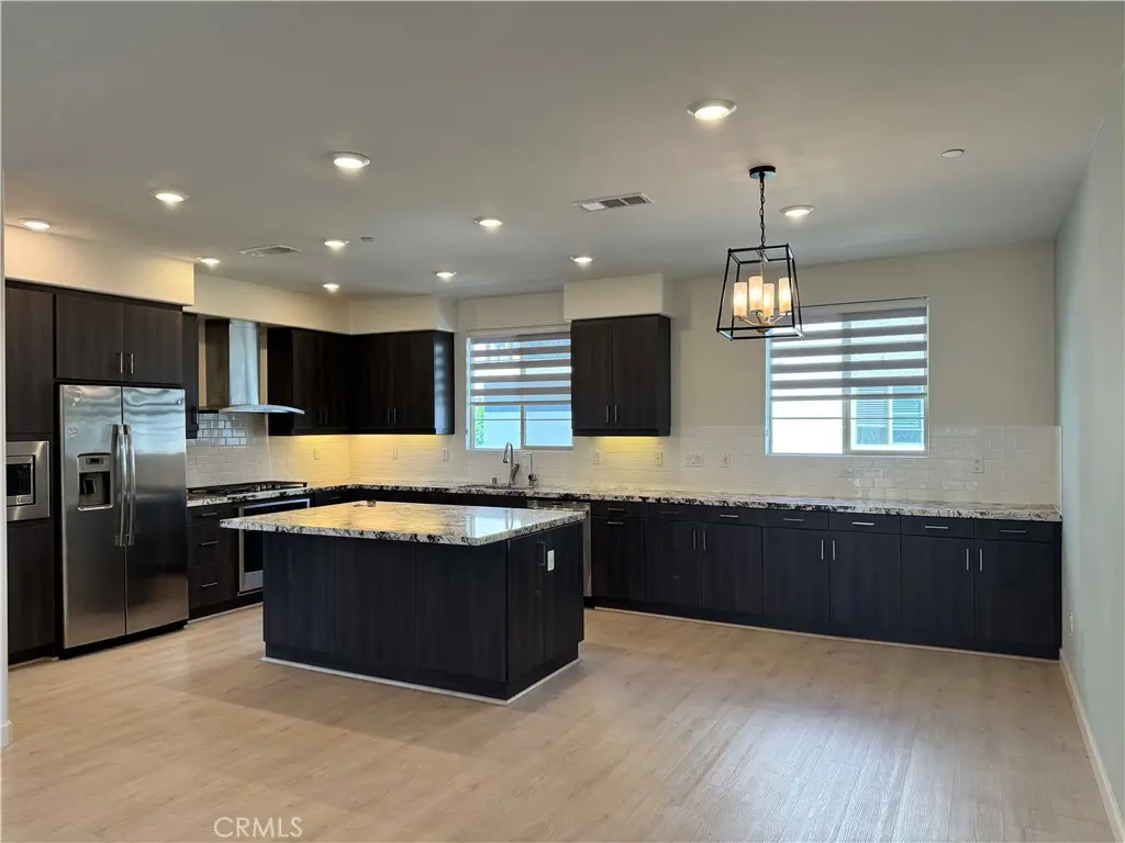 258 Harringay, Irvine, CA — listing photo 1