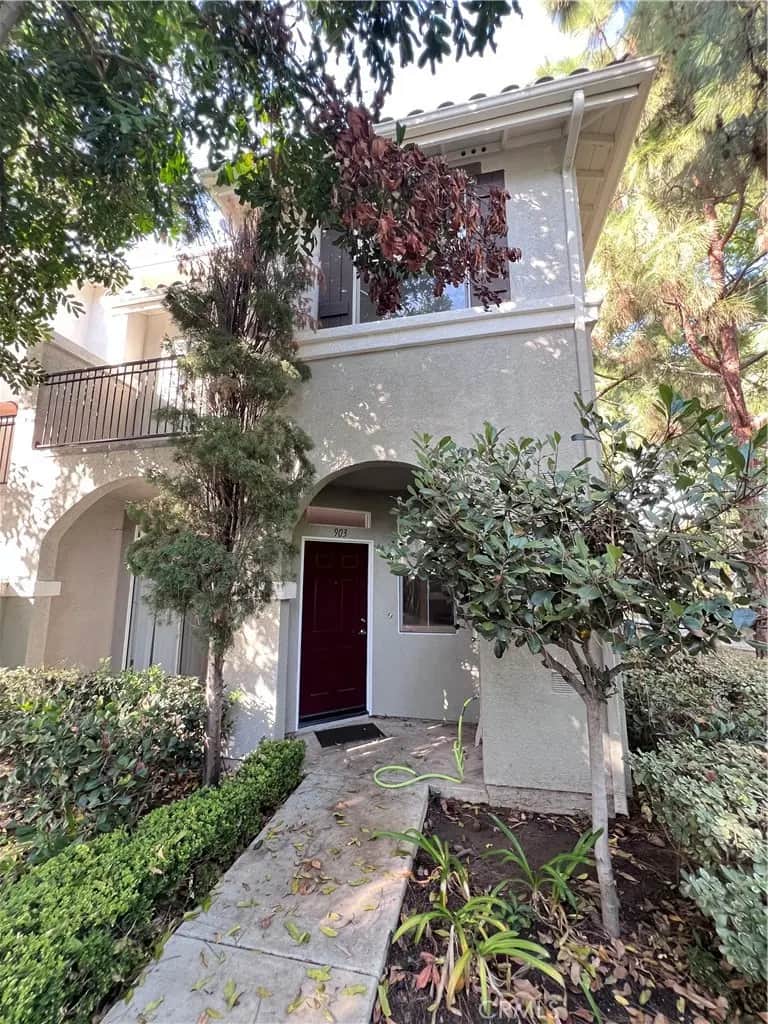 903 Maplewood, Irvine, CA — listing photo 1