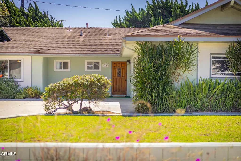 8482 Wesham Street, Ventura, CA — listing photo 1