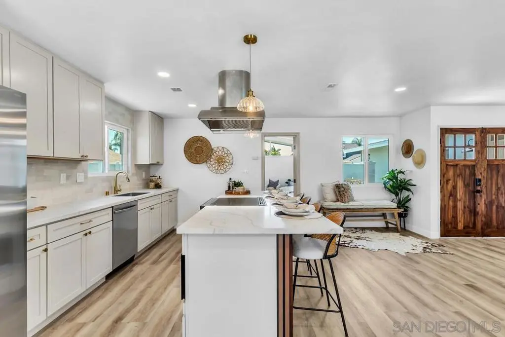 8782 Mulvaney Dr, San Diego, CA — listing photo 1