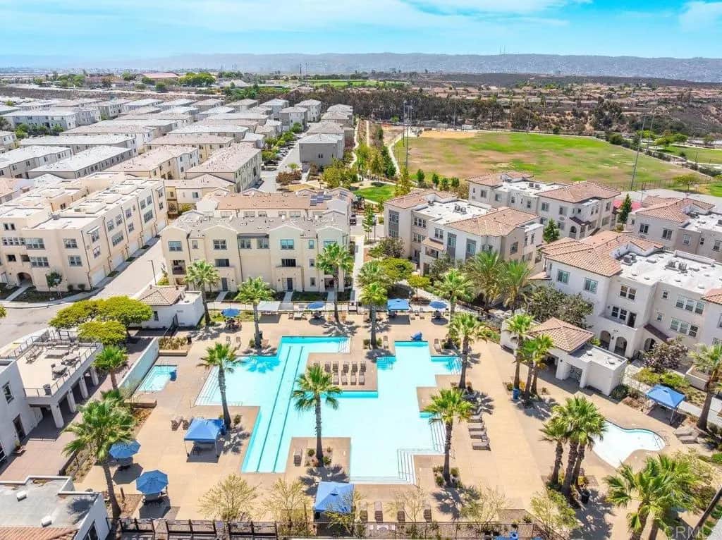 5208 Surfwalk Way 152, San Diego, CA — listing photo 1