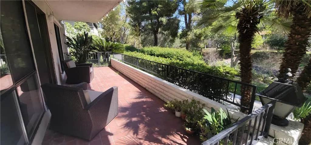 931 Avenida Majorca #A, Laguna Woods, CA — listing photo 1