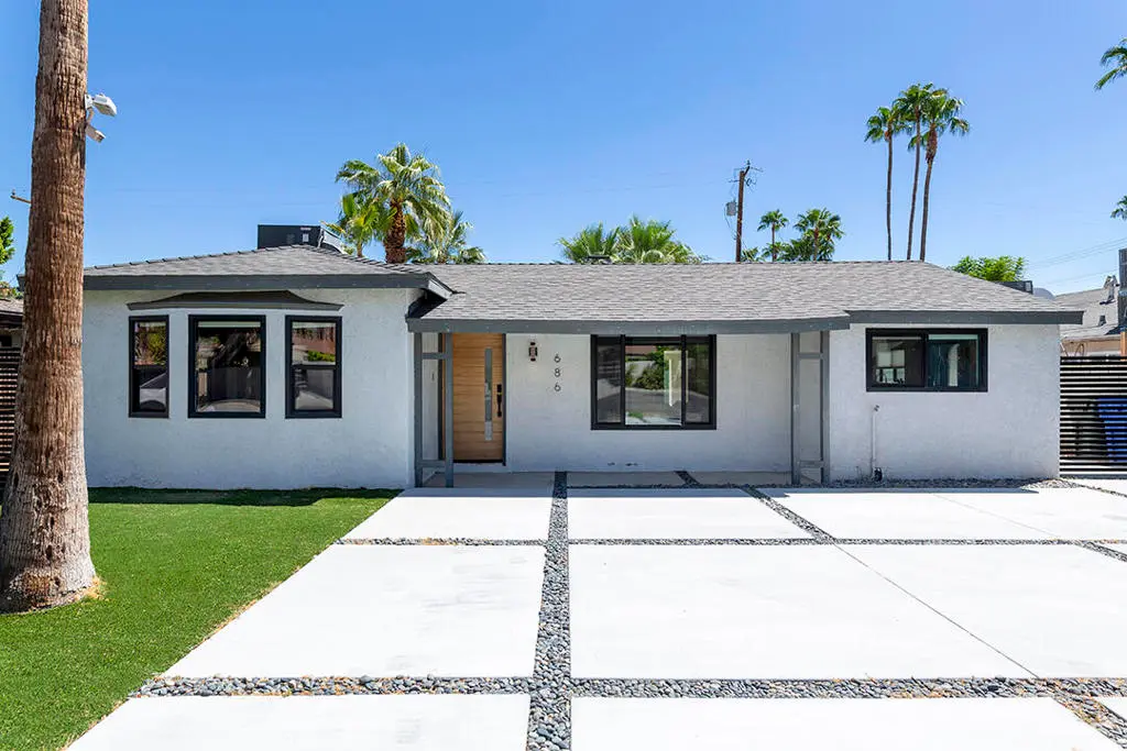 686 S Camino Real, Palm Springs, CA — listing photo 1