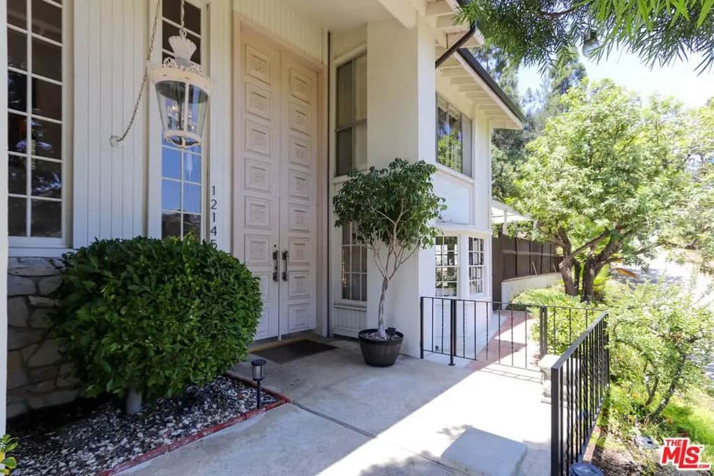 12145 La Casa Lane, Los Angeles, CA — listing photo 1