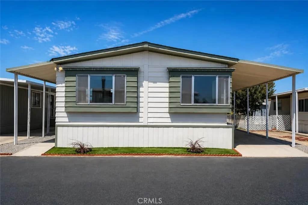 530 W Devonshire Avenue 19, Hemet, CA — listing photo 1