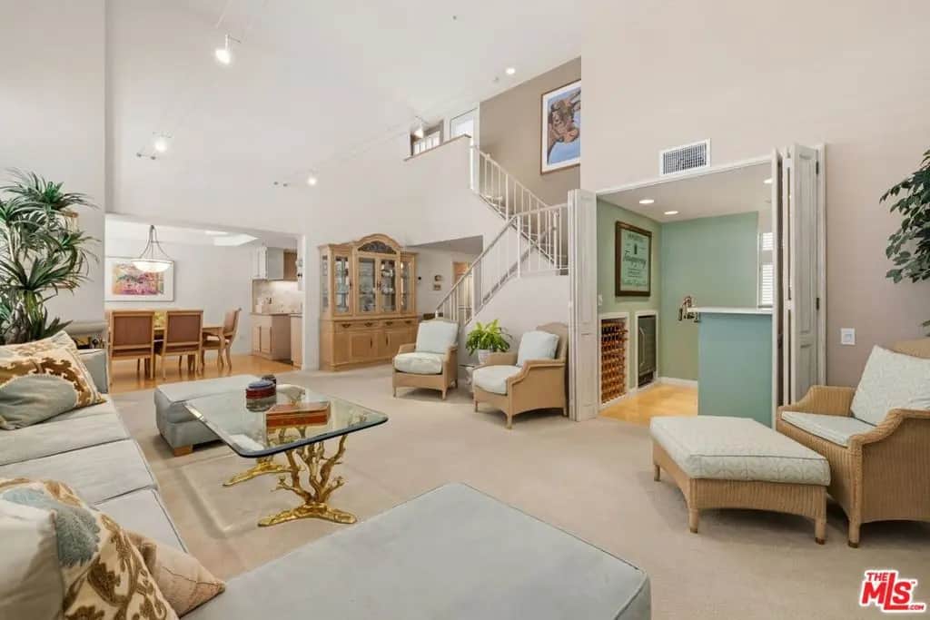 4235 Mary Ellen Avenue 303, Los Angeles, CA — listing photo 1