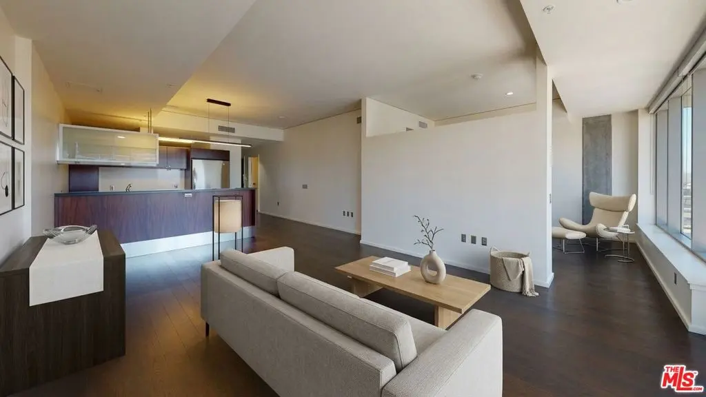 1155 S Grand Avenue 1108, Los Angeles, CA — listing photo 1
