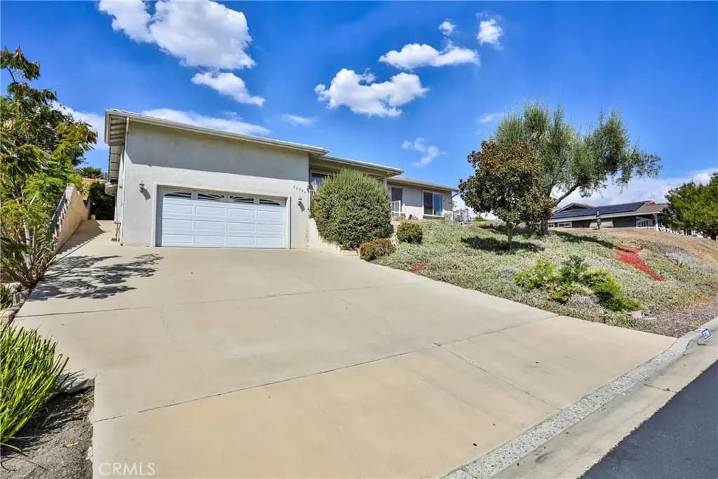 22700 Blue Teal, Canyon Lake, CA — listing photo 1