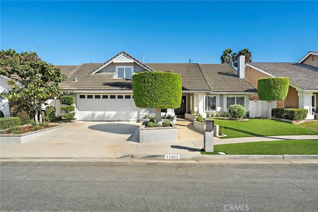 21902 Summerwind Lane, Huntington Beach, CA — listing photo 1