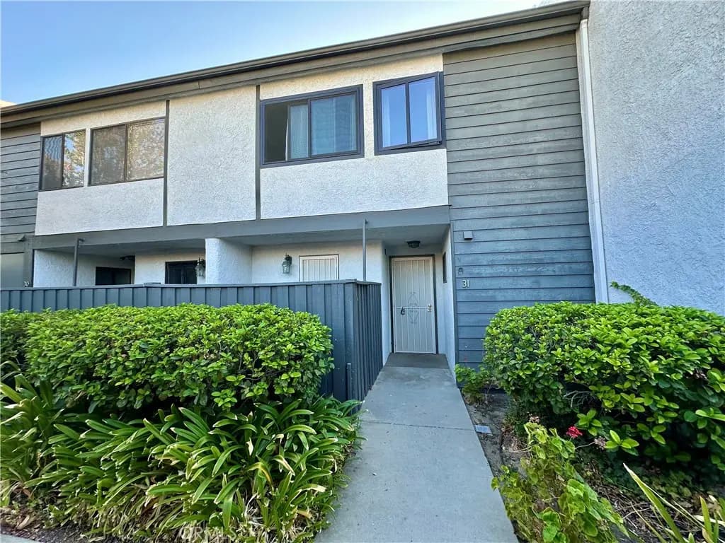 11311 Tampa Avenue 31, Porter Ranch, CA — listing photo 1