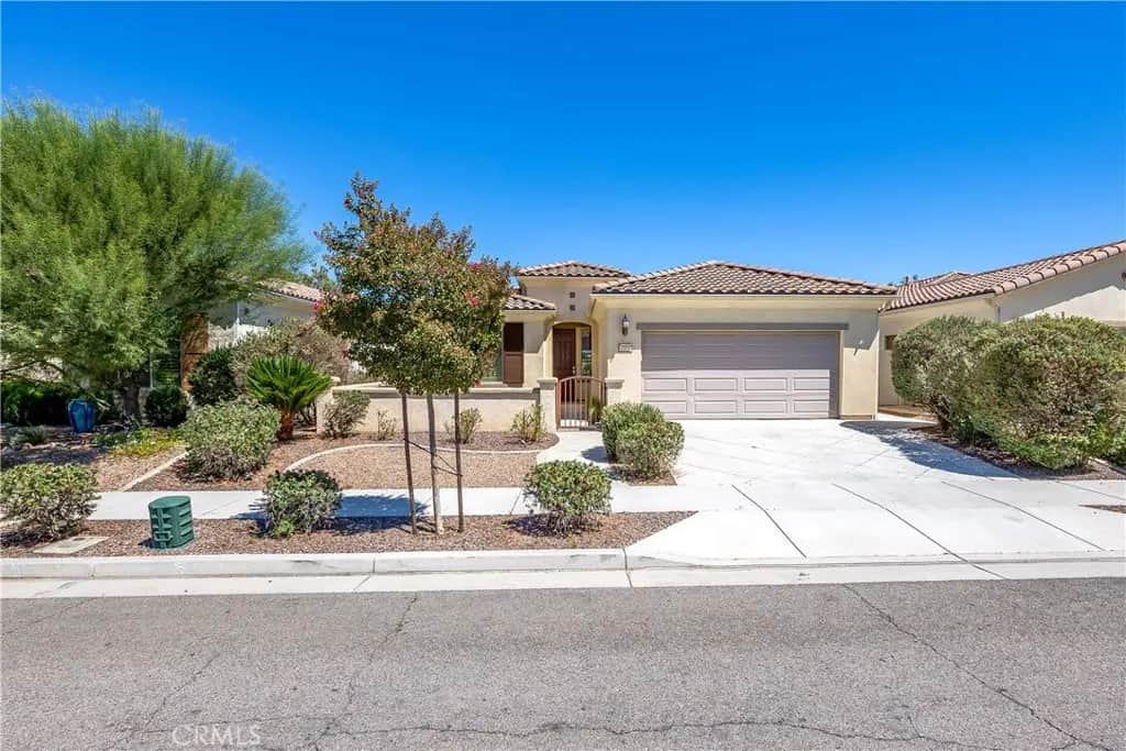 1382 Via Rivas, Hemet, CA — listing photo 1