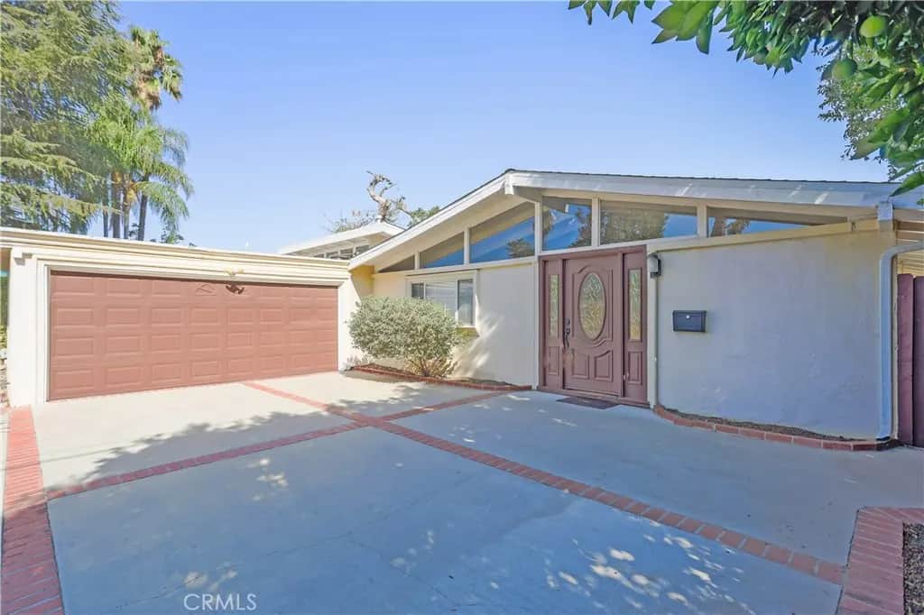 19841 Hamlin Street, Woodland Hills, CA — listing photo 1