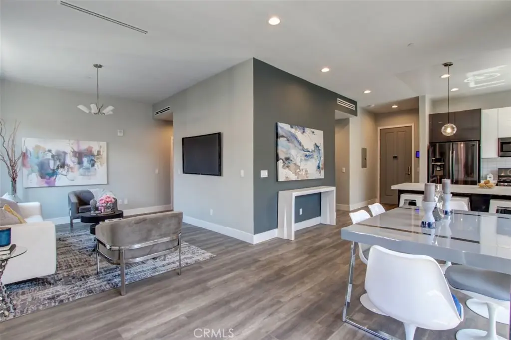 330 Salem 304, Glendale, CA — listing photo 1