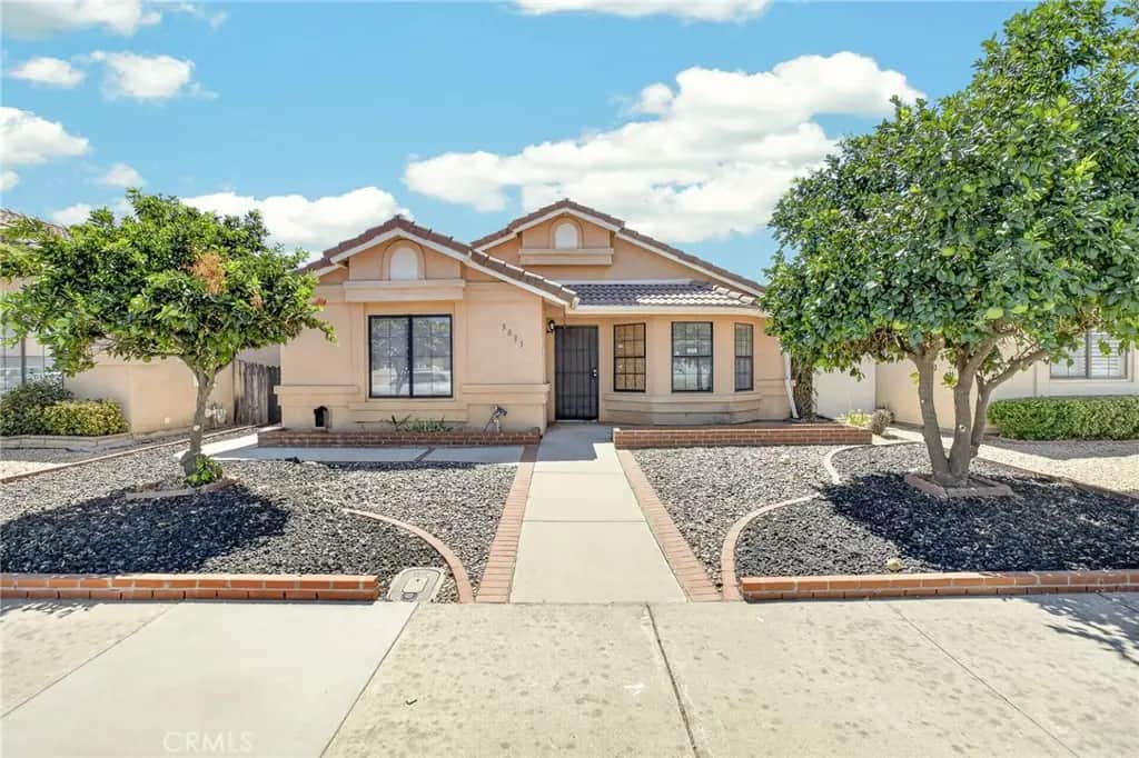 3033 W Fruitvale, Hemet, CA — listing photo 1