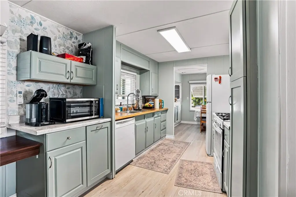 332 N. Lyon Avenue 67, Hemet, CA — listing photo 1