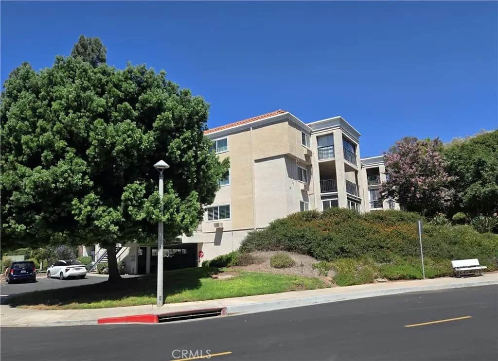 5499 Paseo Del Lago W 2H, Laguna Woods, CA — listing photo 1