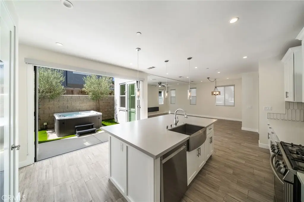 2573 Elden Ave B, Costa Mesa, CA — listing photo 1