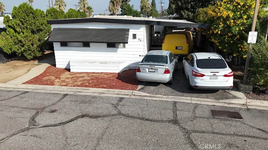 1560 Massachusetts 96, Riverside, CA — listing photo 1