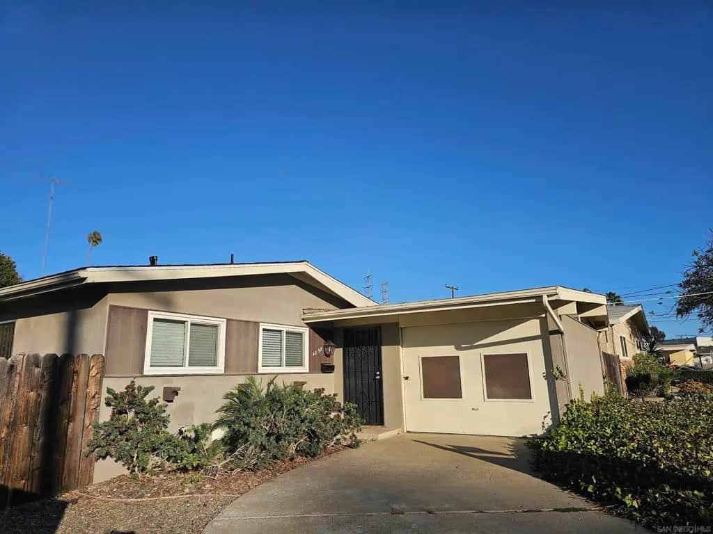 4858 Chateau Drive, San Diego, CA — listing photo 1