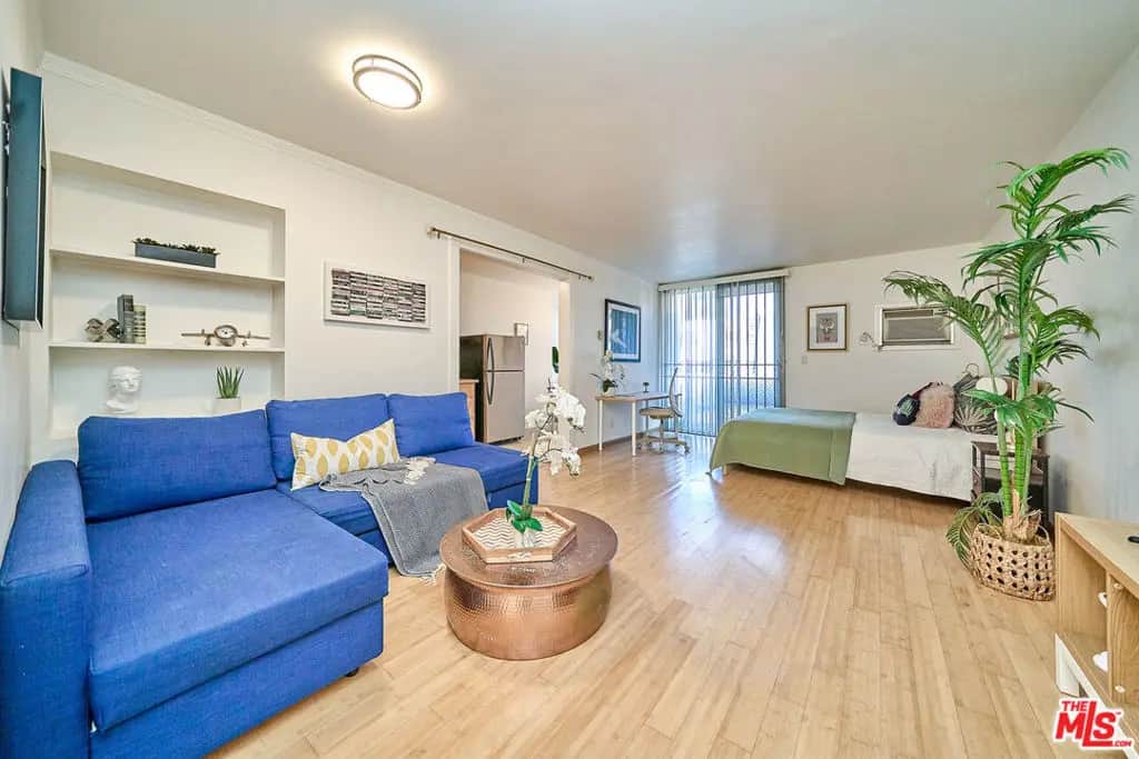 425 S Kenmore Avenue 104, Los Angeles, CA — listing photo 1