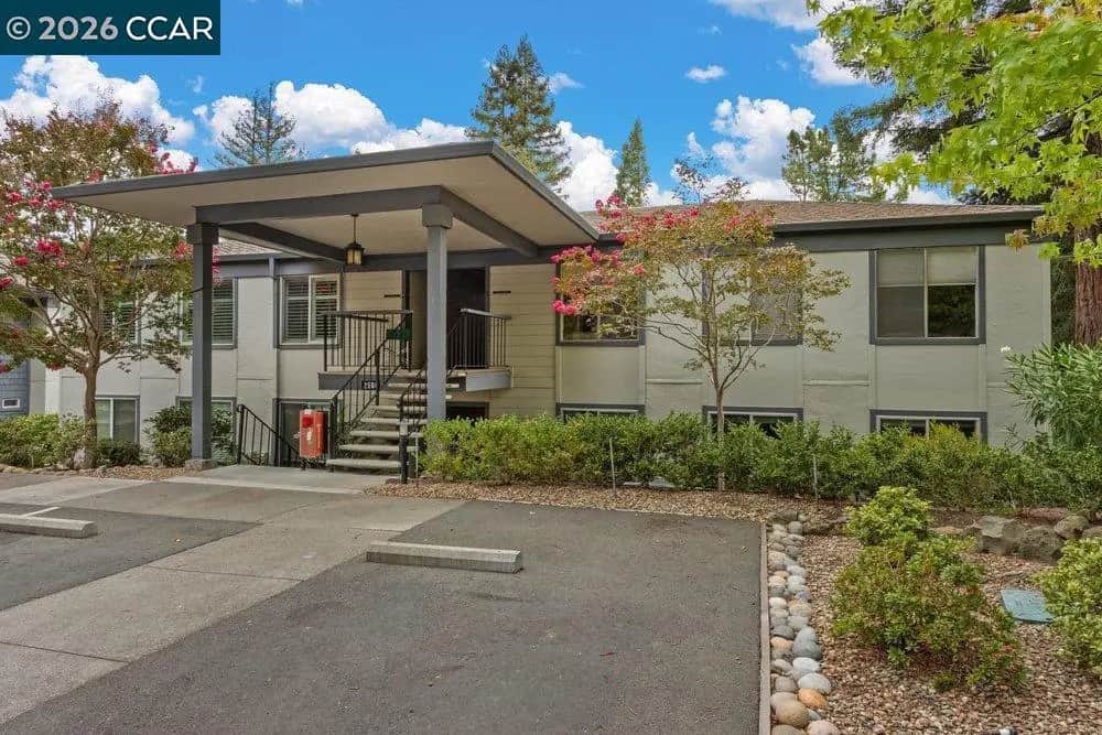 2500 Ptarmigan Dr 4, Walnut Creek, CA — listing photo 1