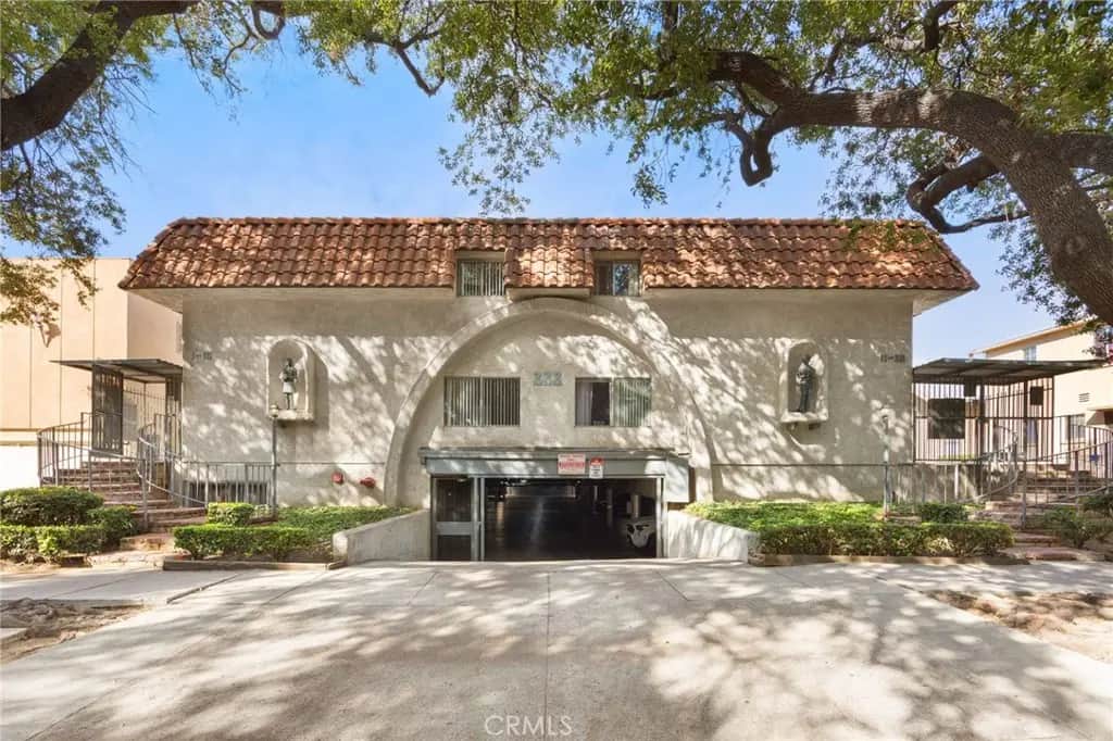 333 Riverdale Drive 15, Glendale, CA — listing photo 1