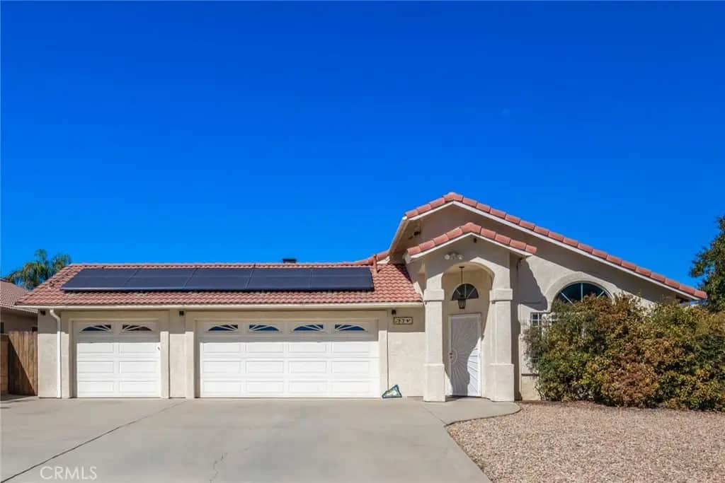 771 De Passe Way, Hemet, CA — listing photo 1