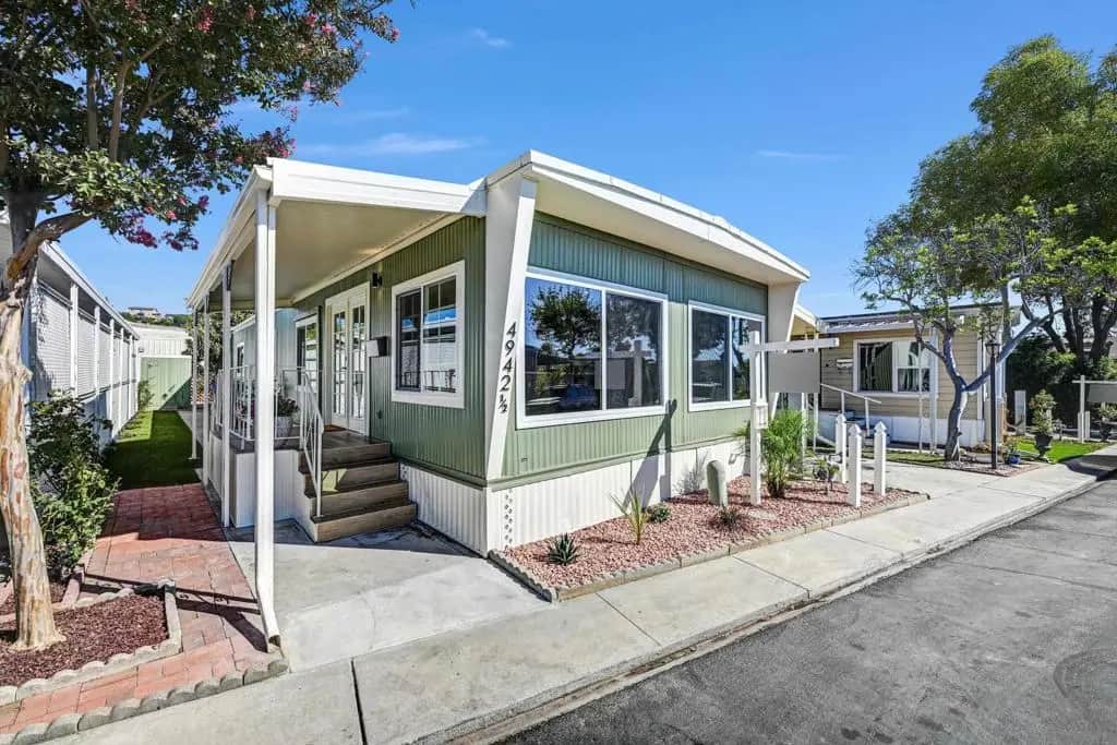 4942 1/2 Old Cliffs Rd., San Diego, CA — listing photo 1
