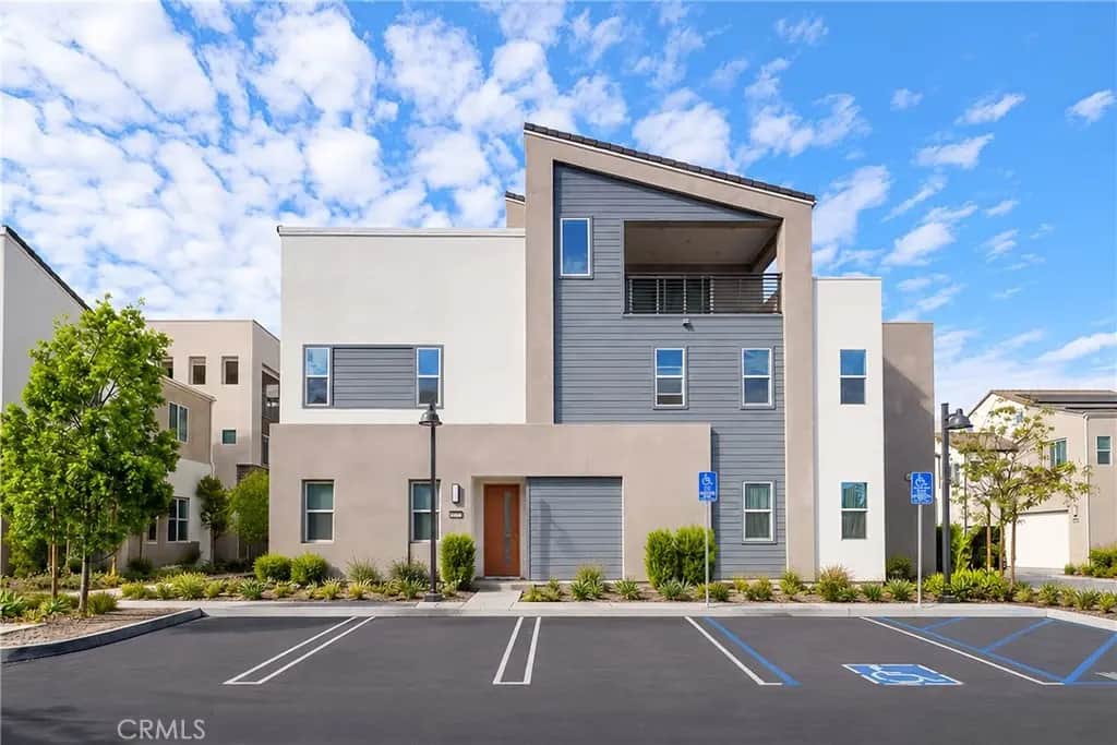 107 Sawbuck, Irvine, CA — listing photo 1