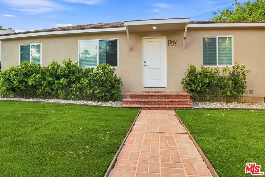 17623 Burbank Boulevard, Encino, CA — listing photo 1