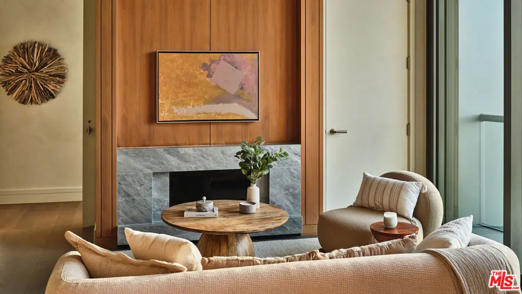 211 W Elm Court 14C, Los Angeles, CA — listing photo 1