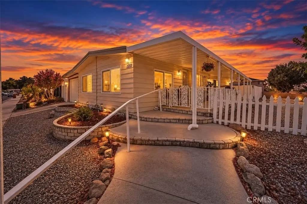 1351 Cabrillo, Hemet, CA — listing photo 1