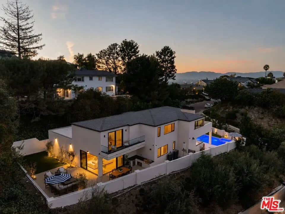 8636 Edwin Drive, Los Angeles, CA — listing photo 1