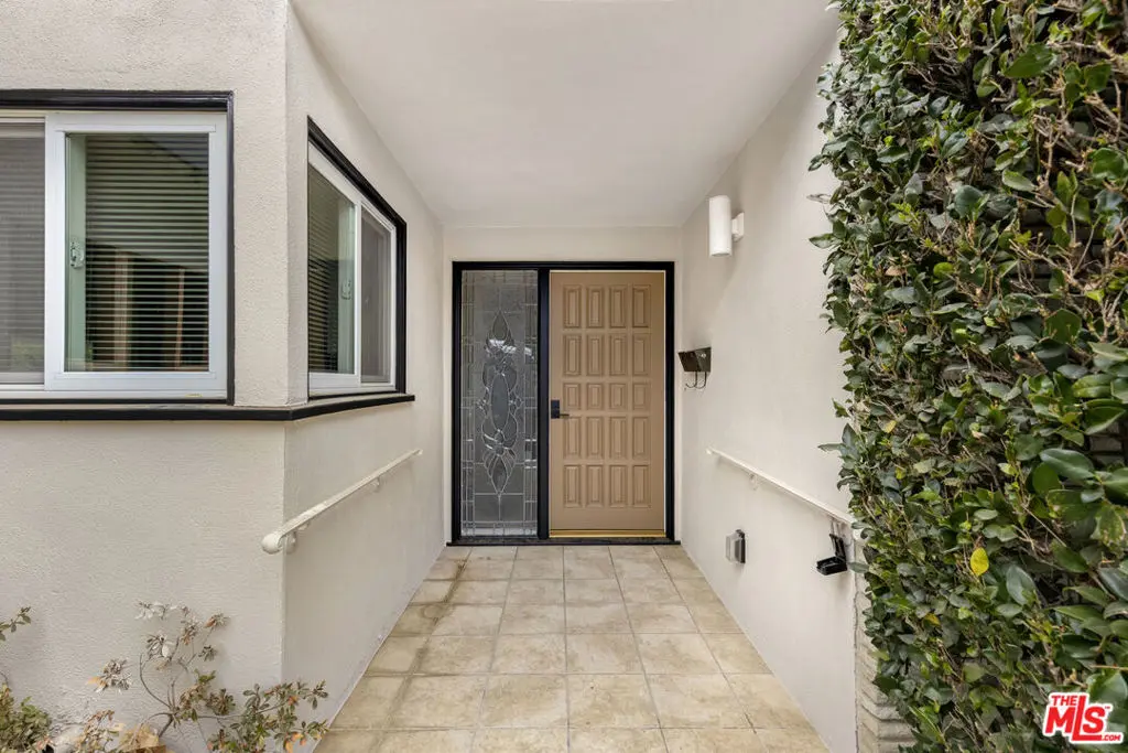 4829 Dempsey Avenue, Encino, CA — listing photo 1