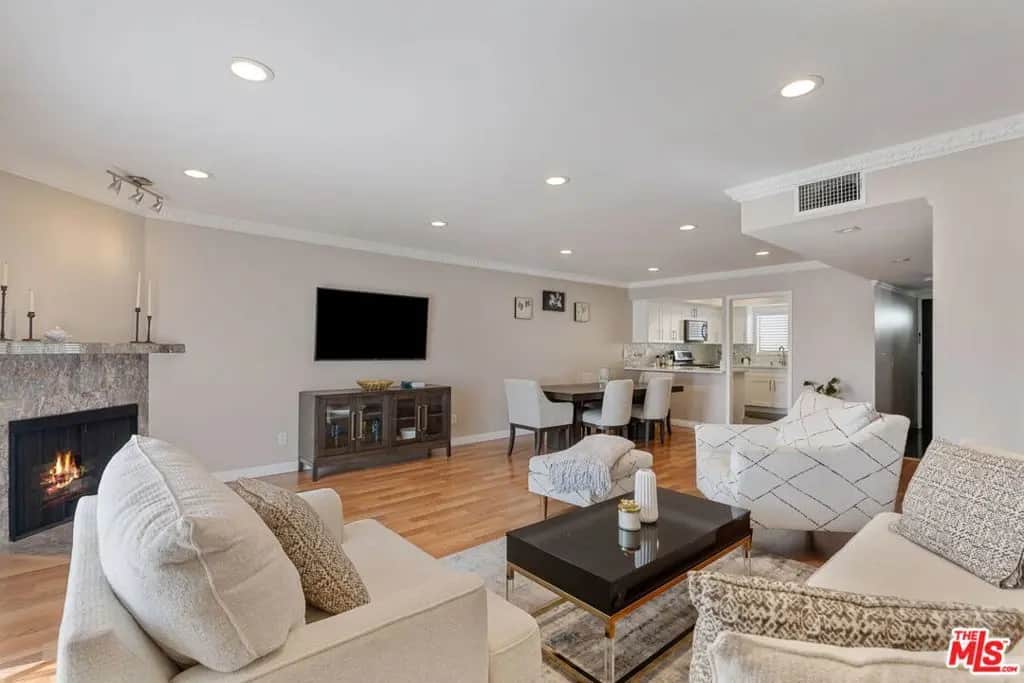 6420 Hazeltine Avenue 9, Los Angeles, CA — listing photo 1