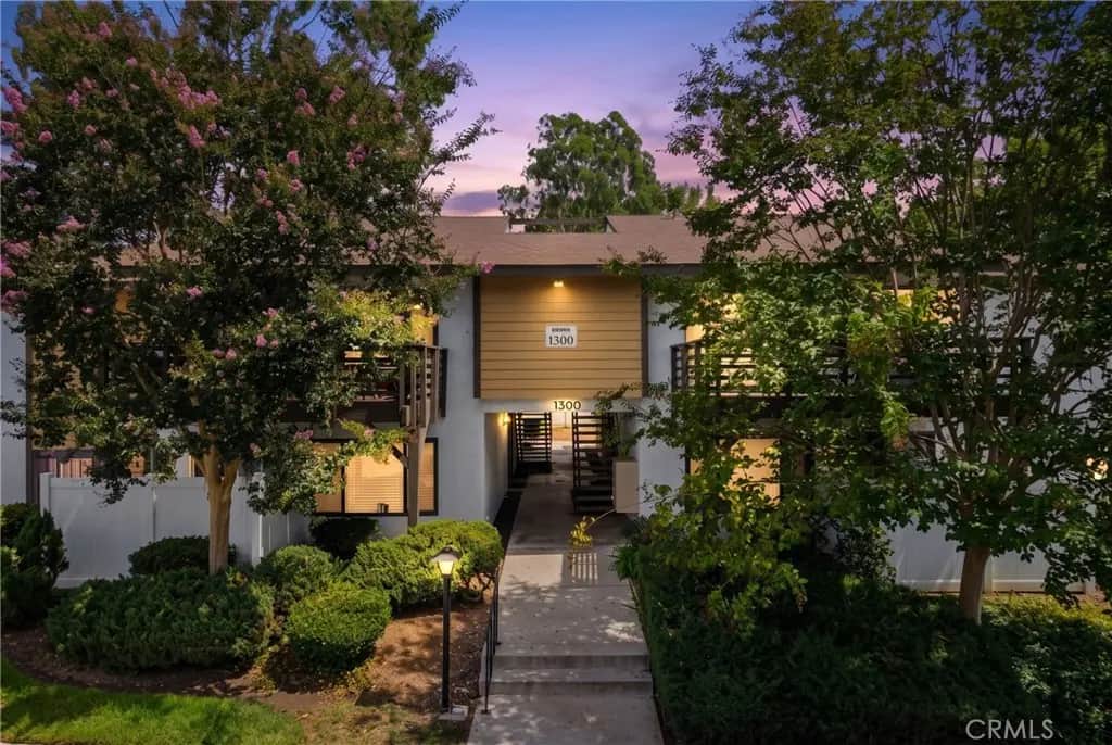 1300 W Lambert 10, La Habra, CA — listing photo 1
