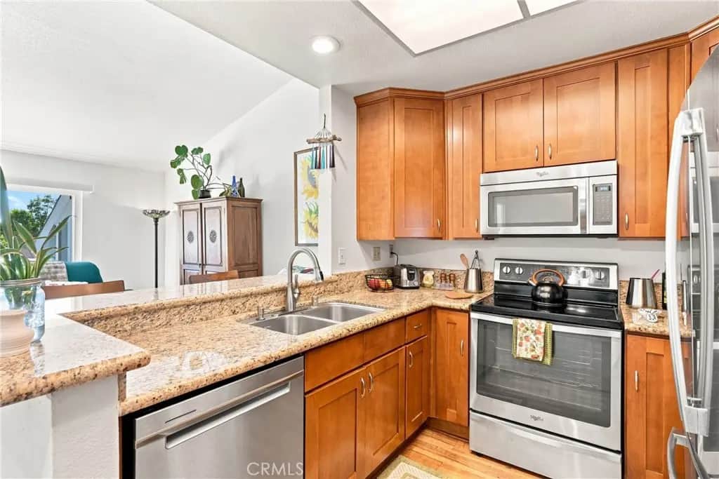 187 Huntington, Irvine, CA — listing photo 1