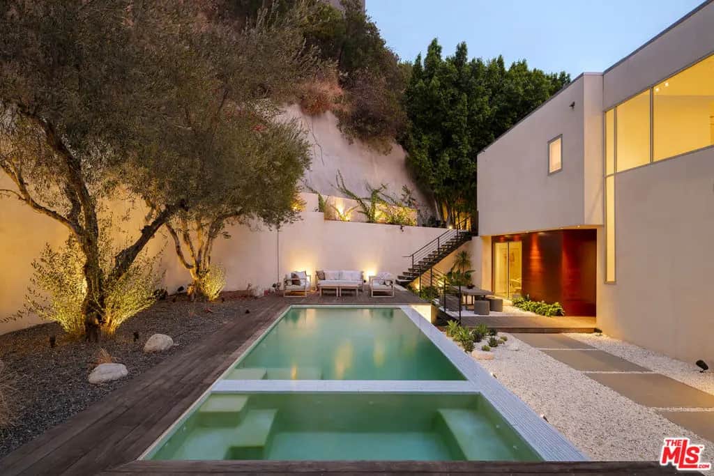 1700 Queens Court, Los Angeles, CA — listing photo 1