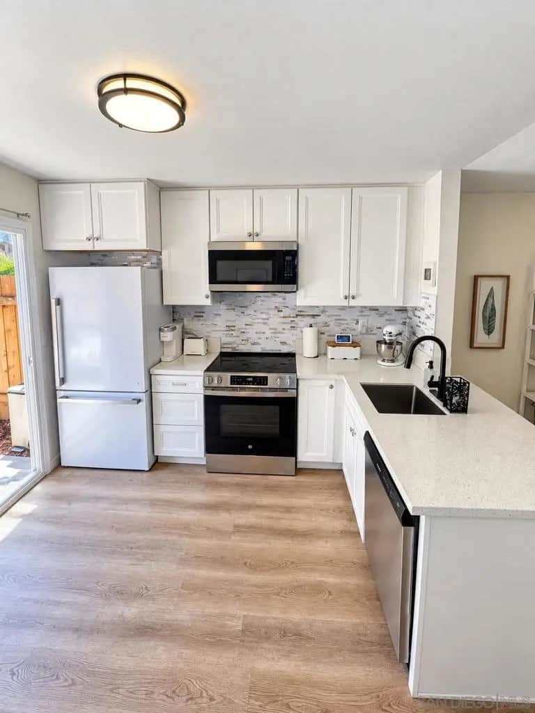 6576 Bell Bluff Ave B, San Diego, CA — listing photo 1