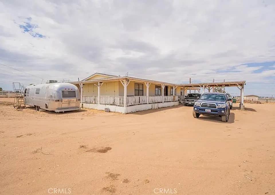 9634 Wolf Drive, Phelan, CA — listing photo 1